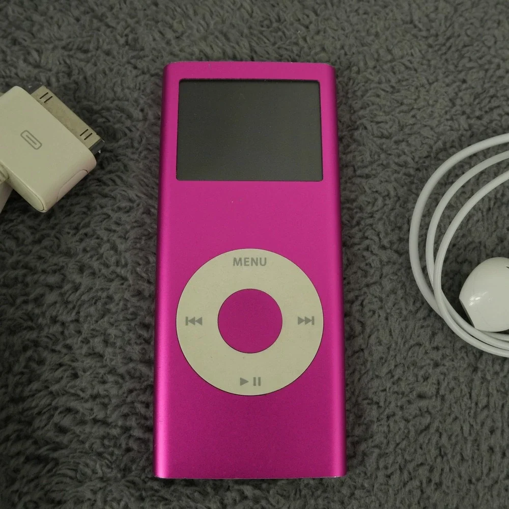 Apple iPod Nano 2nd Gen 4GB Pink A1199 MA489LL Digital Media Player Bundle